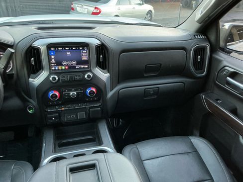Used 2021 GMC Sierra 1500 SLT w/ SLT Premium Package image 17