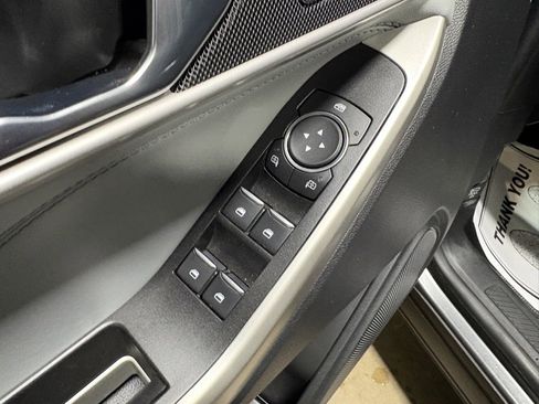 Certified 2022 Ford Explorer XLT w/ Equipment Group 202A image 17