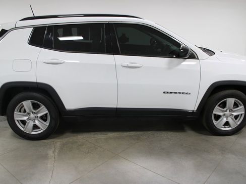 Used 2022 Jeep Compass Latitude image 11