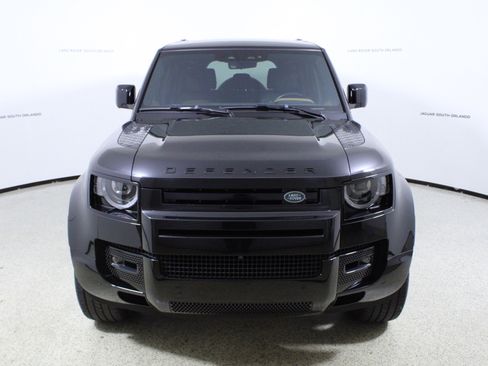 Used 2022 Land Rover Defender 110 X image 2