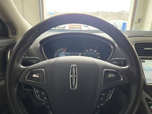 Used 2016 Lincoln MKX Reserve w/ Climate Package image 30
