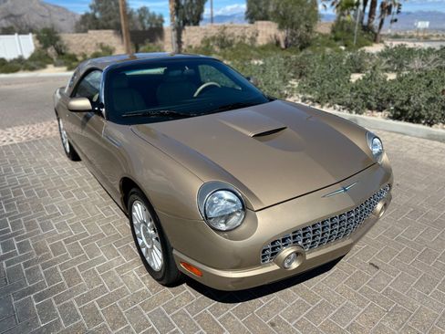 Used 2005 Ford Thunderbird Deluxe RWD image 31