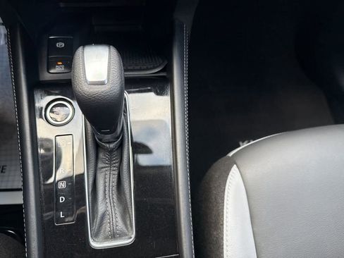 Used 2022 Nissan Kicks SR w/ Premium Package image 38