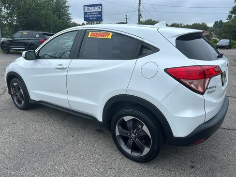 Used 2018 Honda HR-V EX image 2