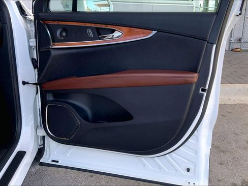 Used 2020 Lincoln Nautilus Reserve w/ Equipment Group 201A image 23