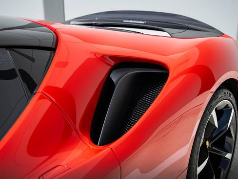 Used 2022 Ferrari SF90 Stradale AWD/4WD image 7