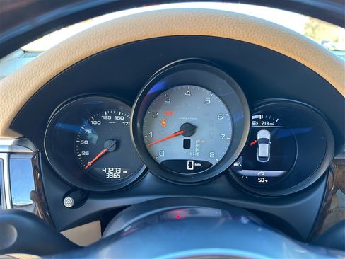 Used 2017 Porsche Macan S w/ Dark Walnut Interior Package image 16