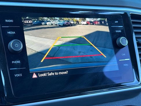 Used 2023 Volkswagen Atlas SE image 25