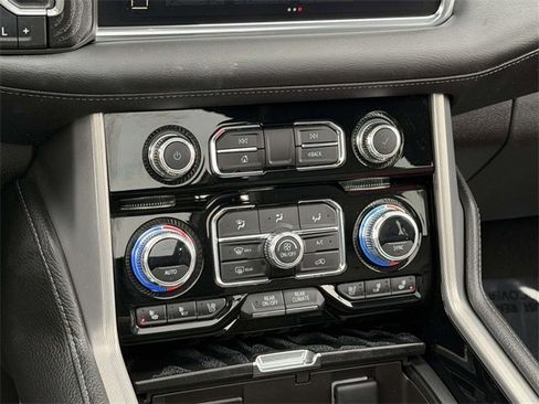 Used 2023 GMC Yukon Denali image 17