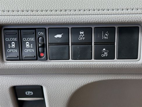 Used 2019 Honda Odyssey EX-L image 17