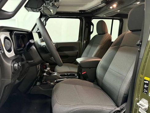 Used 2024 Jeep Wrangler Unlimited Sport AWD/4WD image 18
