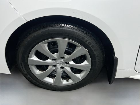 Used 2025 Toyota Corolla LE FWD image 13