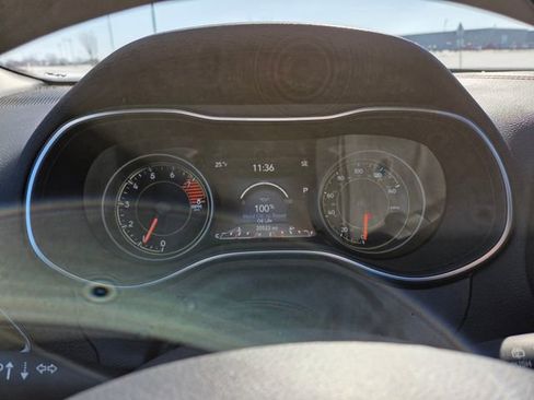 Used 2022 Jeep Cherokee Trailhawk image 23