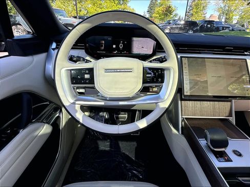 New 2026 Land Rover Range Rover Long Wheelbase SE AWD/4WD image 15