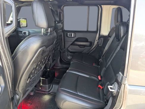 Used 2018 Jeep Wrangler Unlimited Rubicon AWD/4WD image 13
