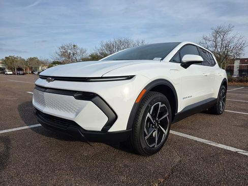 New 2026 Chevrolet Equinox EV LT image 1