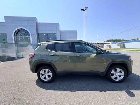Used 2020 Jeep Compass Latitude w/ Popular Equipment Group AWD/4WD image 2