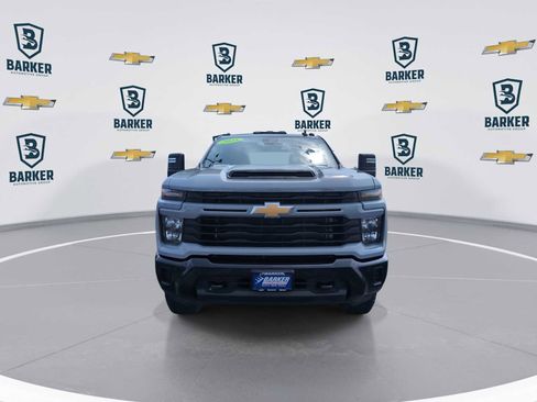 Used 2025 Chevrolet Silverado 2500 Custom w/ Custom Value Package AWD/4WD image 3