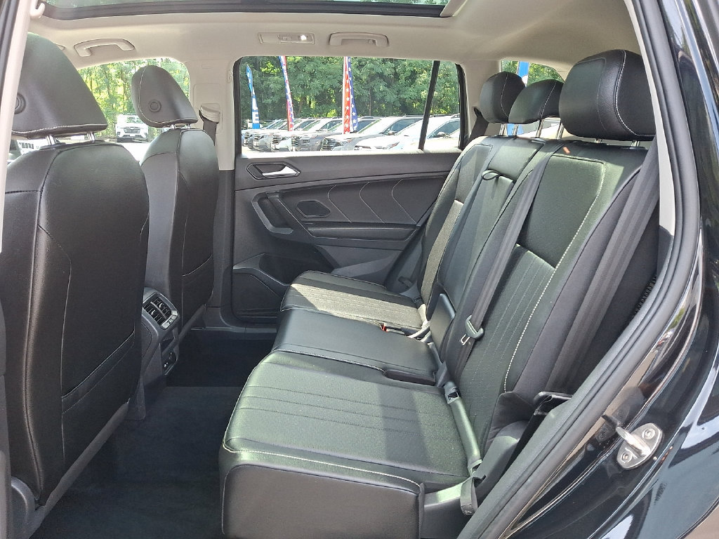 Used 2022 Volkswagen Tiguan SE AWD/4WD image 11