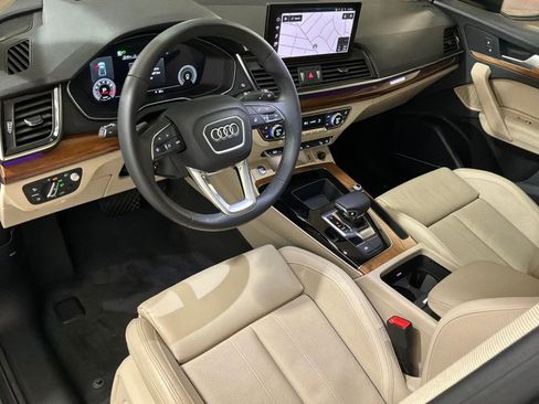 Used 2023 Audi Q5 2.0T Prestige w/ Prestige Package image 17