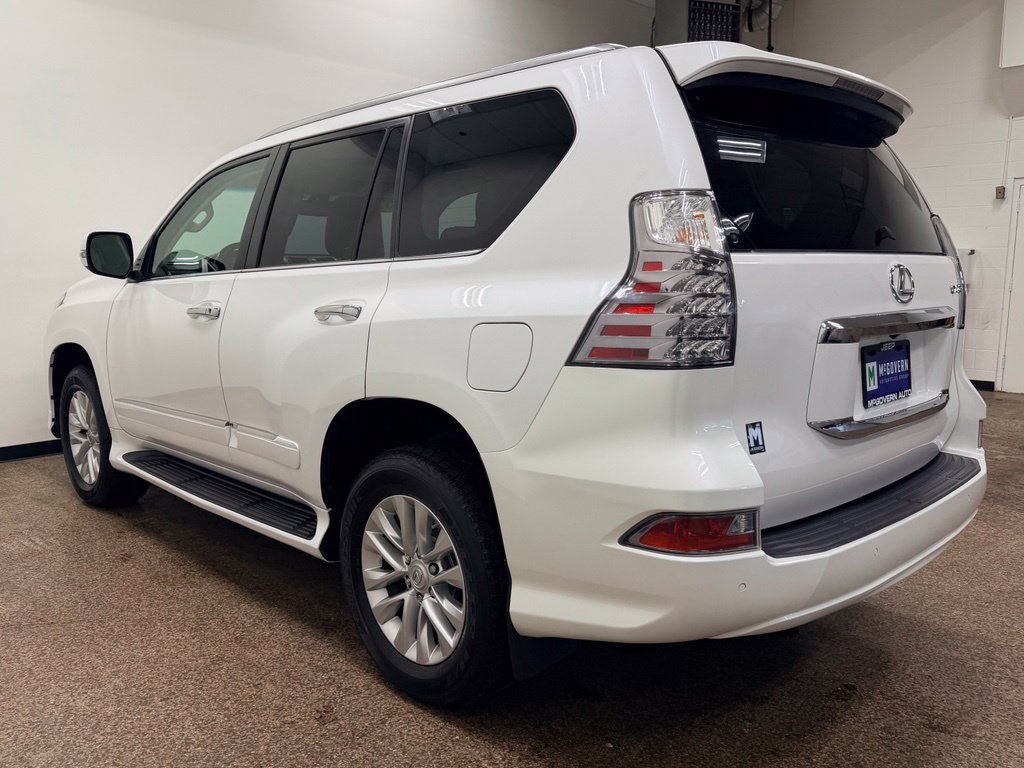 Used 2019 Lexus GX 460 Premium w/ Premium Package AWD/4WD image 3