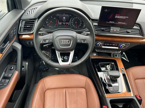 Used 2021 Audi Q5 Premium w/ Convenience Package image 22