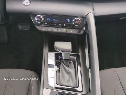 Used 2023 Hyundai Elantra Blue image 19