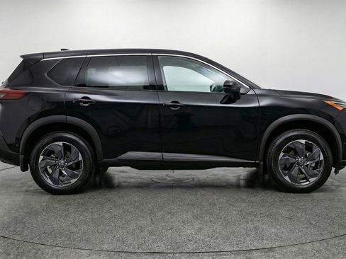 Used 2025 Nissan Rogue SV image 11