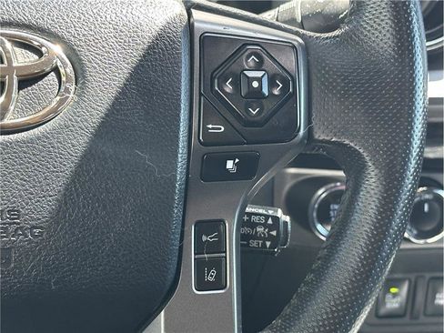 Used 2018 Toyota Tacoma TRD Off-Road w/ Technology Package image 22