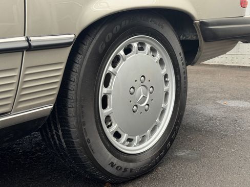 Used 1987 Mercedes-Benz 560 SL image 38