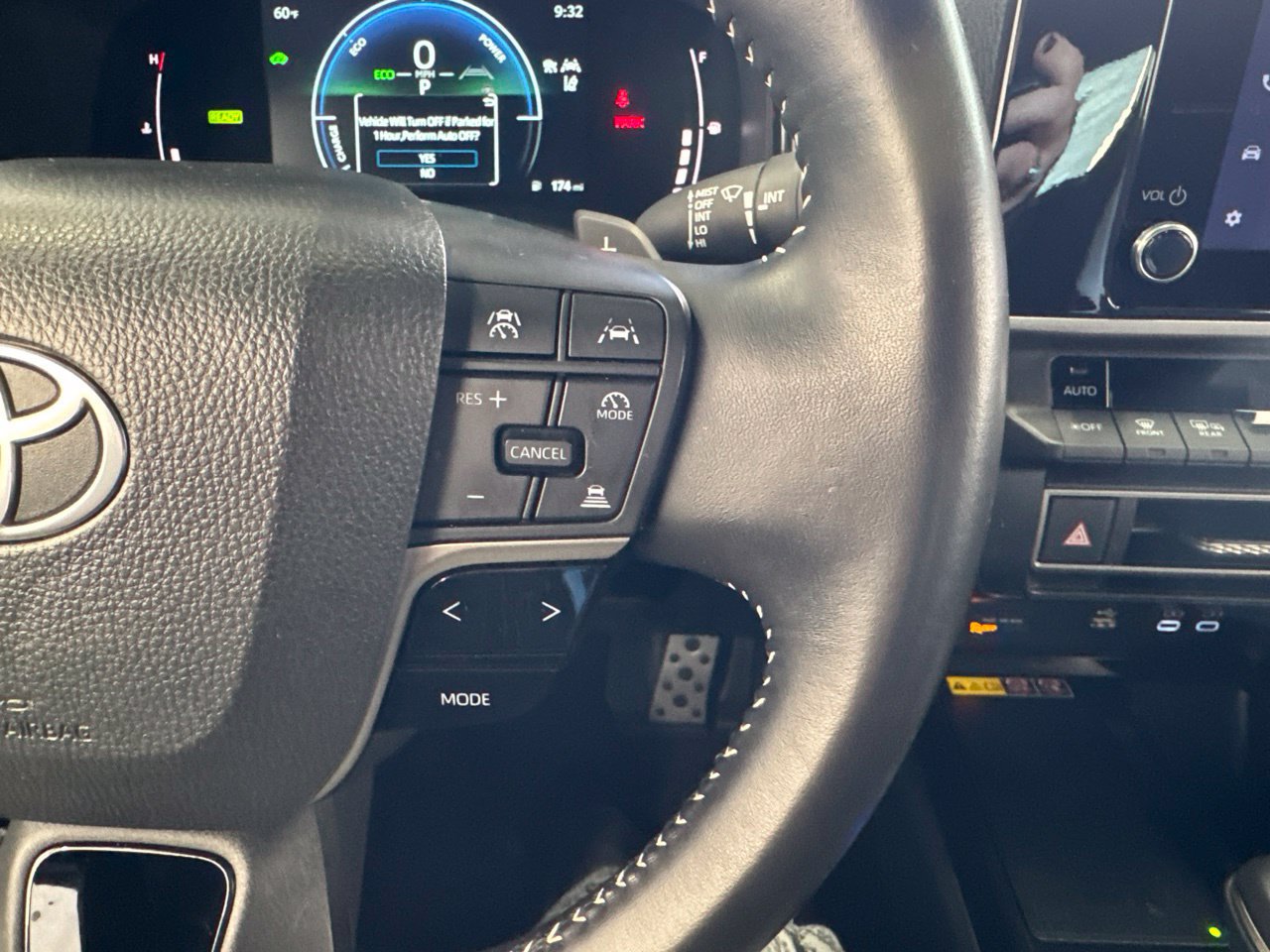 Used 2025 Toyota Camry SE w/ Convenience Package FWD image 19