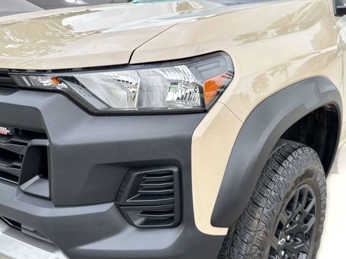 Certified 2024 Chevrolet Colorado Trail Boss w/ Technology Package AWD/4WD image 10