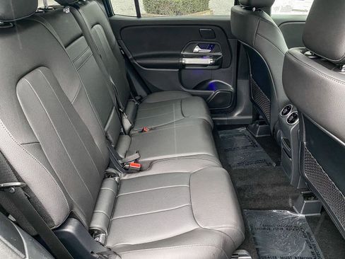 New 2025 Mercedes-Benz GLB 250 4MATIC image 17