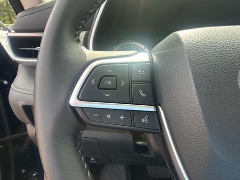 Used 2026 Toyota Highlander XLE AWD/4WD image 30
