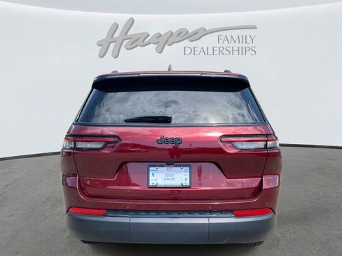 Used 2025 Jeep Grand Cherokee L Altitude RWD image 4