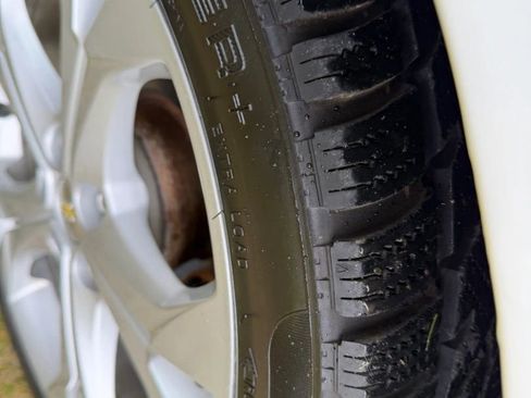 Used 2018 Chevrolet Cruze Premier image 29