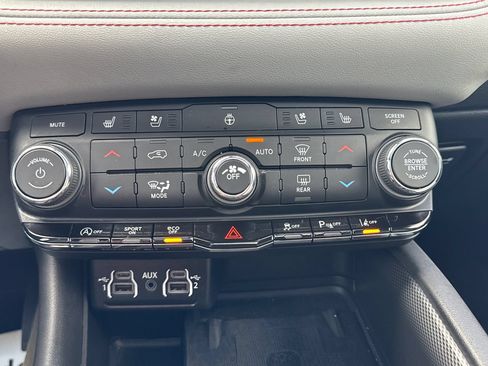 Used 2024 Dodge Durango GT AWD/4WD image 23