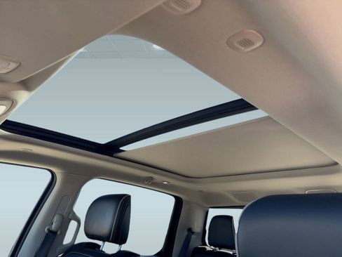 Certified 2022 RAM 1500 Laramie image 13