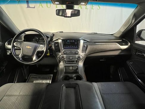Used 2017 Chevrolet Suburban LS RWD image 12
