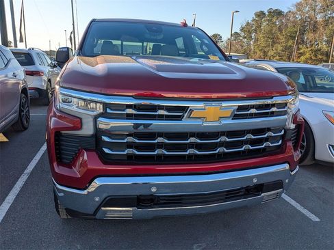 Used 2025 Chevrolet Silverado 1500 LTZ w/ LTZ Premium Package image 14