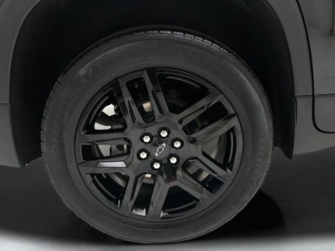 Used 2023 Chevrolet Traverse LS w/ Safety Package AWD/4WD image 6