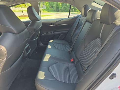 Used 2018 Toyota Camry SE w/ Convenience Package FWD image 15