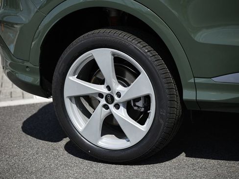 New 2026 Audi Q5 Premium Plus AWD/4WD image 6