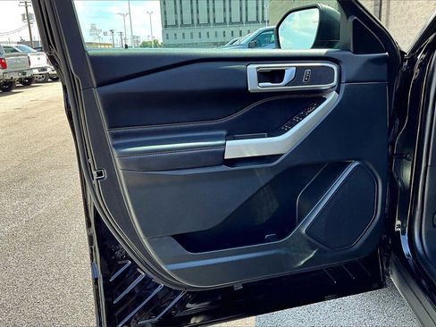 Certified 2023 Ford Explorer XLT w/ Class IV Trailer Tow Package image 21