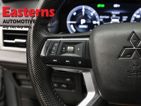 Used 2023 Mitsubishi Outlander SE AWD/4WD image 15