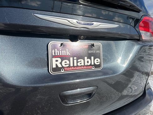 Used 2020 Chrysler Pacifica Touring-L image 29