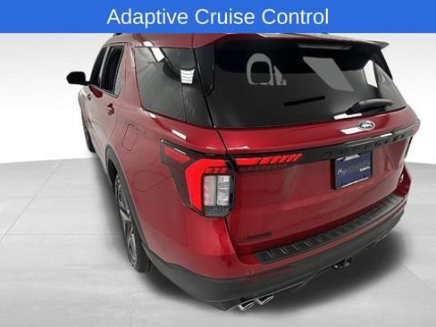 Used 2025 Ford Explorer ST image 5