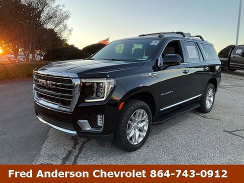 Used 2022 GMC Yukon SLT w/ SLT Premium Package image 1