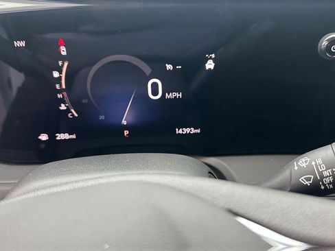 Used 2025 Buick Encore GX Preferred image 38