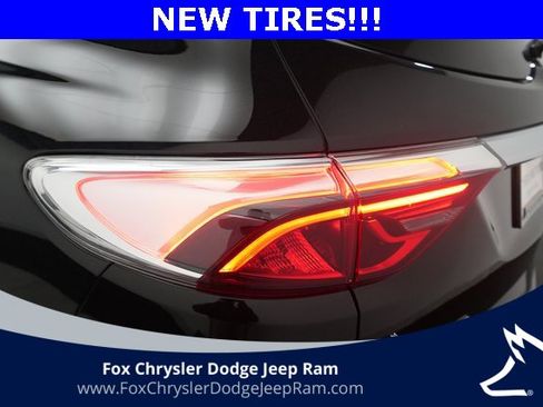 Used 2024 Buick Enclave Essence w/ LPO, Floor Liner Package image 31